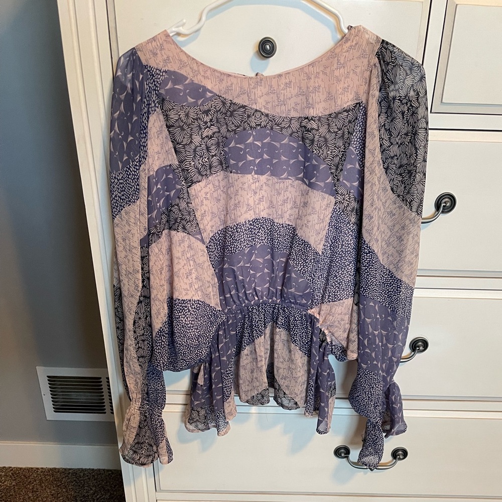 BB Dakota synched blouse- size small